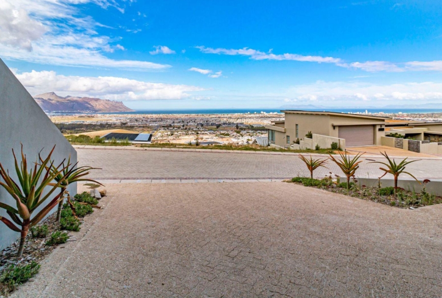 7 Bedroom Property for Sale in Fairhaven Country Estate Western Cape